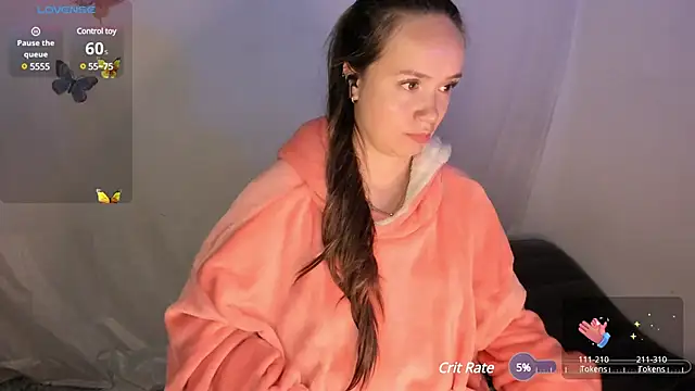 Snapshot of milysauria1 chatting on 01.18.25 milysauria1 online show from 01.18.25