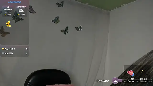 Snapshot of milysauria1 chatting on 02.26.25 milysauria1 online show from 02.26.25