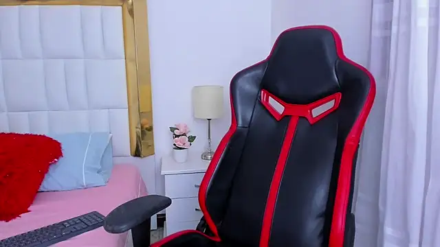 MadelineJackson online show from 02.15.25