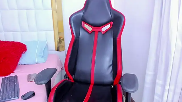 MadelineJackson online show from 02.16.25