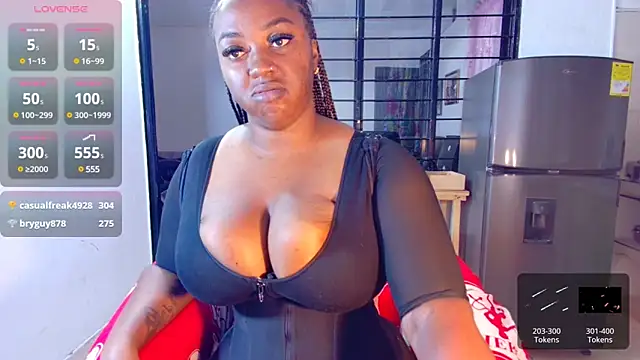 Snapshot of CiaraEbony chatting on 03.16.25 CiaraEbony online show from 03.16.25