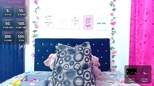 Snapshot of CiaraEbony chatting on 10.17.25 CiaraEbony online show from 10.17.25