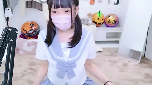 x-naru-x online show from 10.27.25