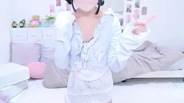 Snapshot of x-naru-x chatting on 12.02.25 x-naru-x online show from 12.02.25