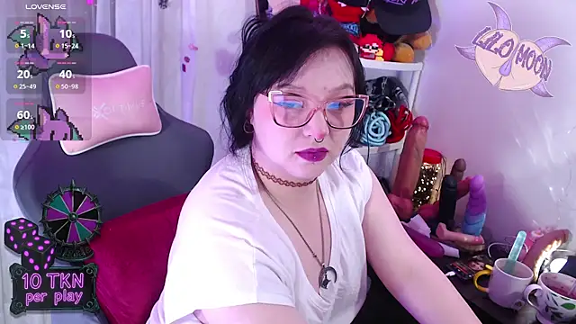 LiloMoon69 online show from 11.17.25