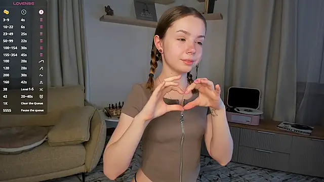 DominikaElis online show from 09.09.25