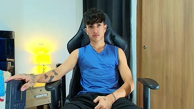 Snapshot of _CamiloBass chatting on 05.22.26 CamiloBass online show from 05.22.26