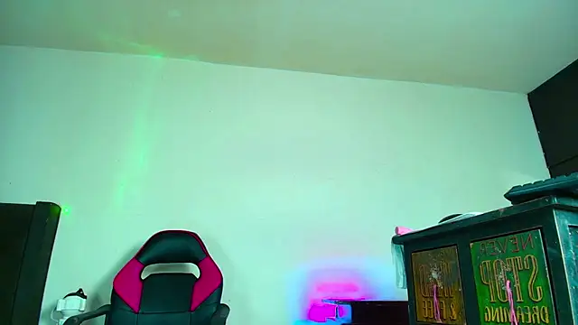 Snapshot of DIRTYCOUPLE_S7 chatting on 10.16.25 DIRTYCOUPLE S7 online show from 10.16.25