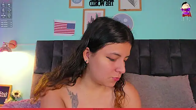 Snapshot of EngelStone chatting on 01.12.25 EngelStone online show from 01.12.25