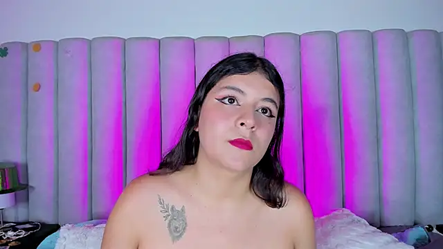 Snapshot of EngelStone chatting on 03.21.25 EngelStone online show from 03.21.25