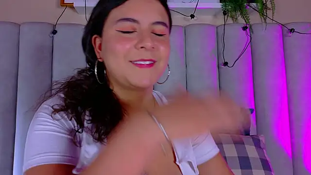 Snapshot of EngelStone chatting on 10.07.25 EngelStone online show from 10.07.25