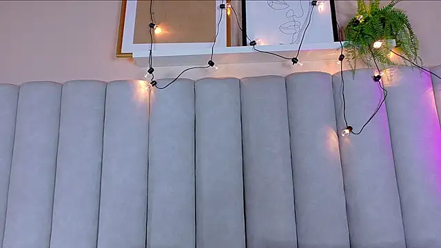 Snapshot of EngelStone chatting on 10.21.25 EngelStone online show from 10.21.25