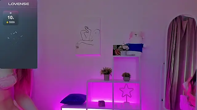 Nicole Charm online show from 12.28.24