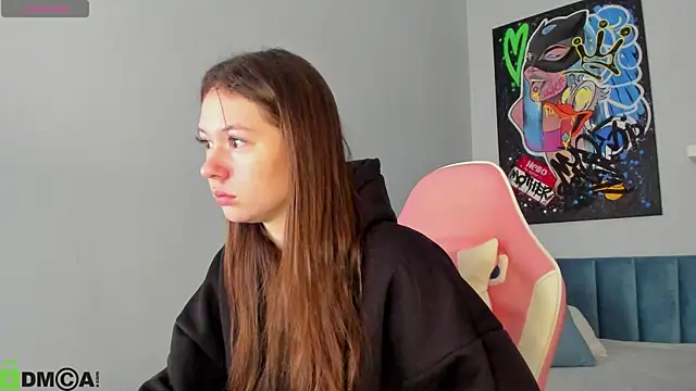 Nicole Charm online show from 12.15.25