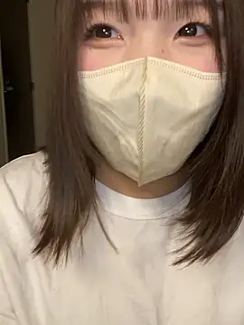 Snapshot of mari_tan_ch chatting on 11.21.25 mari tan ch online show from 11.21.25