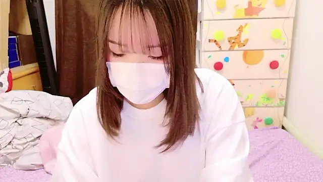 Snapshot of mari_tan_ch chatting on 12.05.25 mari tan ch online show from 12.05.25