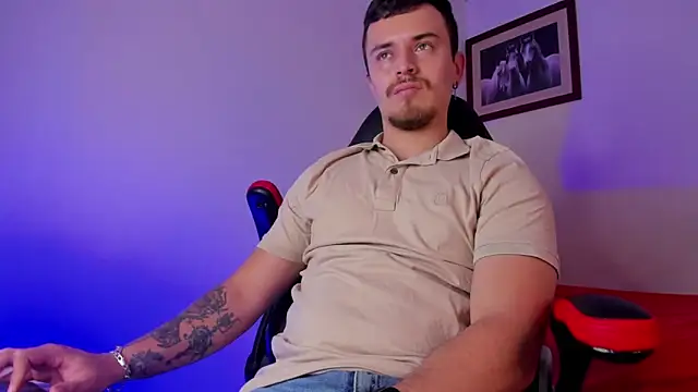 Snapshot of james_connor2 chatting on 01.21.25 james connor2 online show from 01.21.25