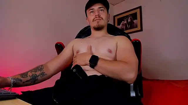 Snapshot of james_connor2 chatting on 02.17.25 james connor2 online show from 02.17.25