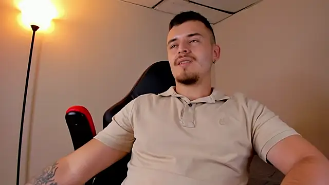 Snapshot of james_connor2 chatting on 03.18.25 james connor2 online show from 03.18.25