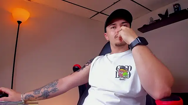 Snapshot of james_connor2 chatting on 09.10.25 james connor2 online show from 09.10.25