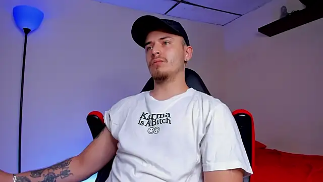 Snapshot of james_connor2 chatting on 09.29.25 james connor2 online show from 09.29.25