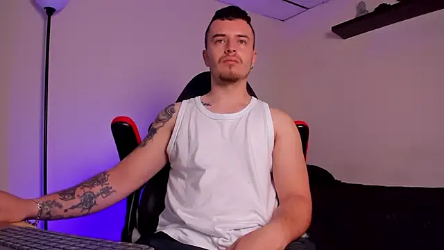 Snapshot of james_connor2 chatting on 11.02.25 james connor2 online show from 11.02.25