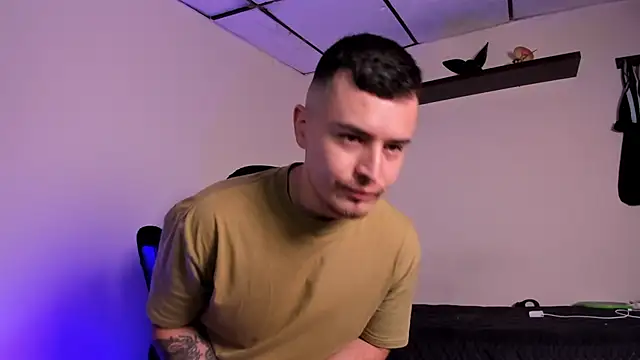 Snapshot of james_connor2 chatting on 12.17.25 james connor2 online show from 12.17.25