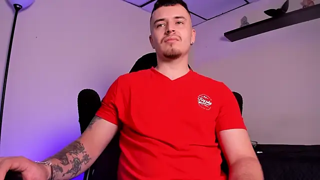 Snapshot of james_connor2 chatting on 12.18.25 james connor2 online show from 12.18.25