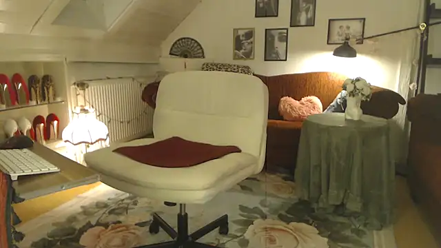 GinaBlonde online show from 03.12.26