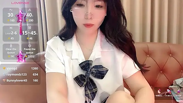 Snapshot of NickiBloom chatting on 02.17.25 NickiBloom online show from 02.17.25