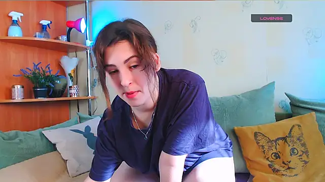 Caroline1995 online show from 10.26.25