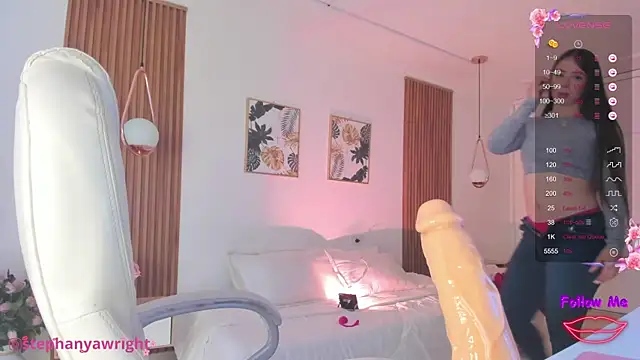 Snapshot of TiffanyWright chatting on 01.23.25 TiffanyWright online show from 01.23.25