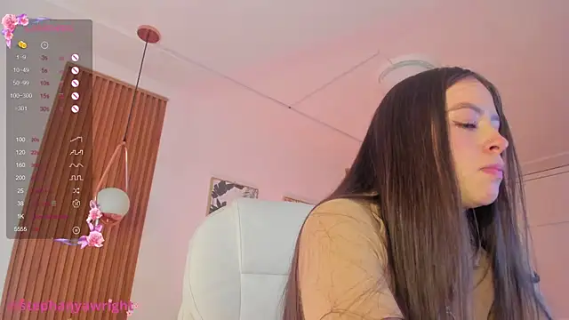 Snapshot of TiffanyWright chatting on 02.10.25 TiffanyWright online show from 02.10.25