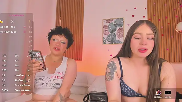 TiffanyWright online show from 04.18.26