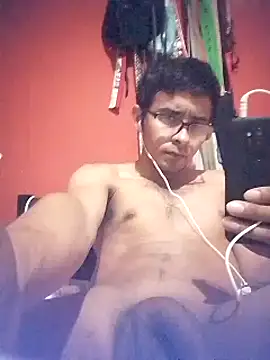 Snapshot of VL25DN26 chatting on 02.25.25 VL25DN26 online show from 02.25.25