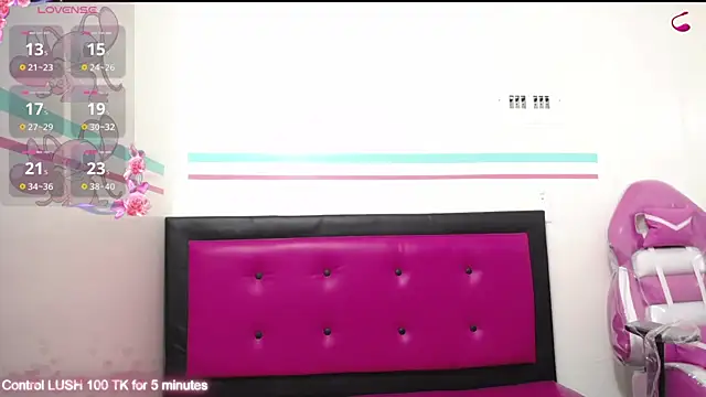 Snapshot of kambelroche chatting on 11.21.25 kambelroche online show from 11.21.25