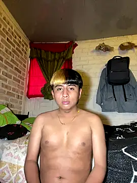 Snapshot of FlpGmz chatting on 10.01.25 FlpGmz online show from 10.01.25