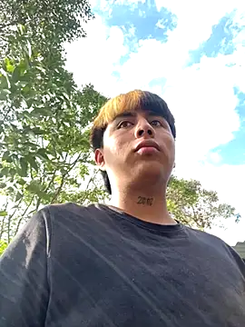 Snapshot of FlpGmz chatting on 10.02.25 FlpGmz online show from 10.02.25