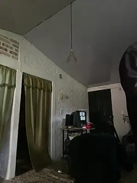 Snapshot of FlpGmz chatting on 10.19.25 FlpGmz online show from 10.19.25