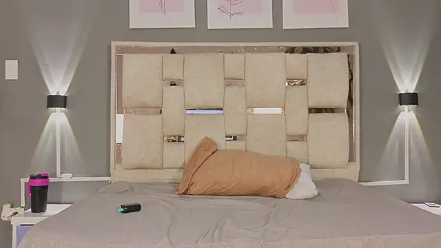 Snapshot of Saraa_lov chatting on 09.23.25 Saraa lov online show from 09.23.25