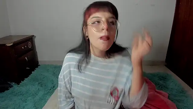 Snapshot of Lucyfx666 chatting on 02.14.25 Lucyfx666 online show from 02.14.25