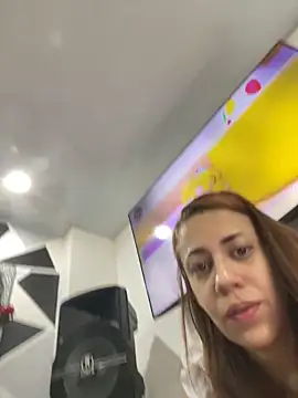 Snapshot of AnnbellaRosse chatting on 02.15.25 AnnbellaRosse online show from 02.15.25