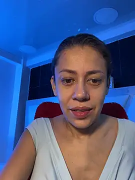 Snapshot of AnnbellaRosse chatting on 03.21.25 AnnbellaRosse online show from 03.21.25