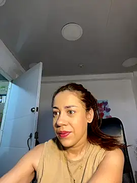 Snapshot of AnnbellaRosse chatting on 09.09.25 AnnbellaRosse online show from 09.09.25