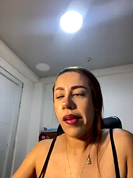 Snapshot of AnnbellaRosse chatting on 12.03.25 AnnbellaRosse online show from 12.03.25