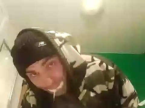 Snapshot of DrbigdickUK chatting on 12.23.24 DrbigdickUK online show from 12.23.24