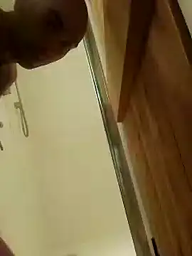 Snapshot of DrbigdickUK chatting on 12.29.24 DrbigdickUK online show from 12.29.24