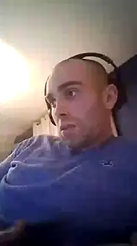 Snapshot of DrbigdickUK chatting on 12.30.24 DrbigdickUK online show from 12.30.24