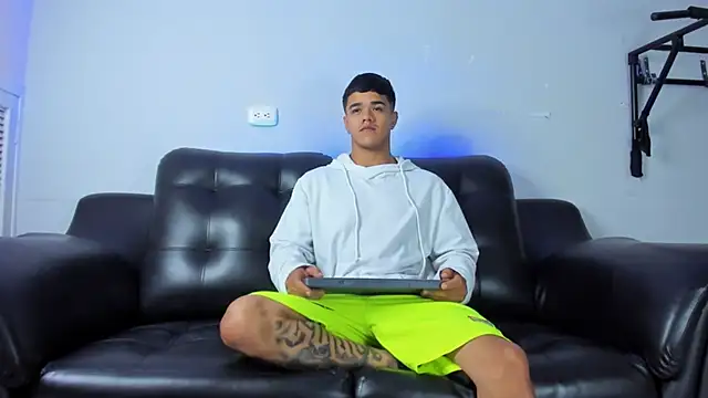 Rob saenz  online show from 02.02.25