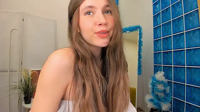 Snapshot of MaryannSoftt chatting on 12.18.24 MaryannSoftt online show from 12.18.24